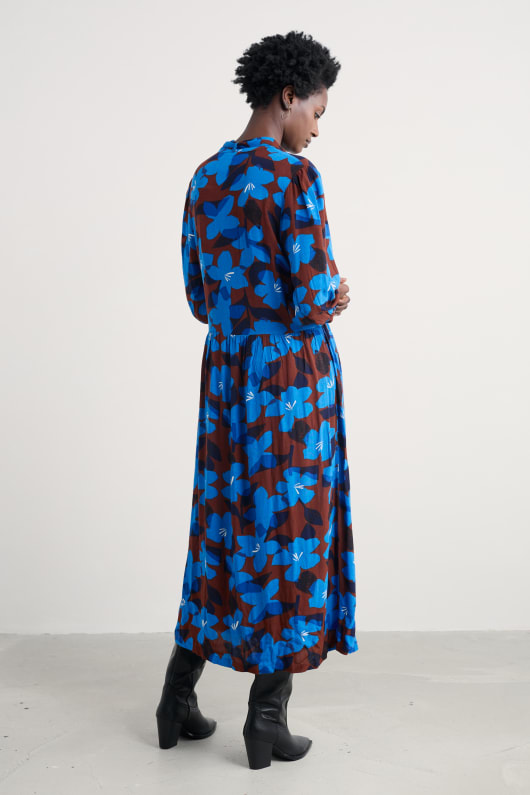 harbour cove printed tie neck midi dress