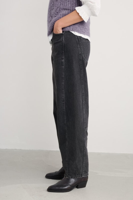 gwenver barrel leg jeans