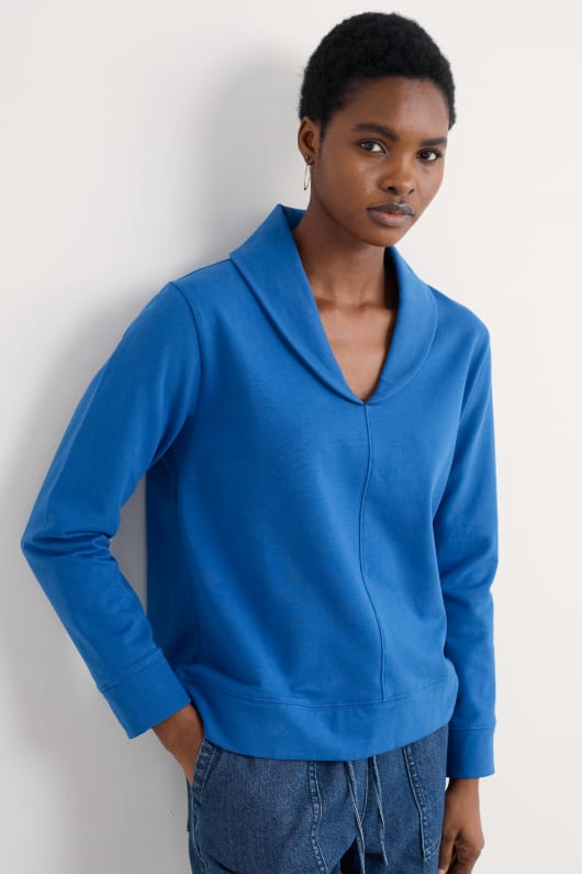 knot berry shawl neck sweatshirt