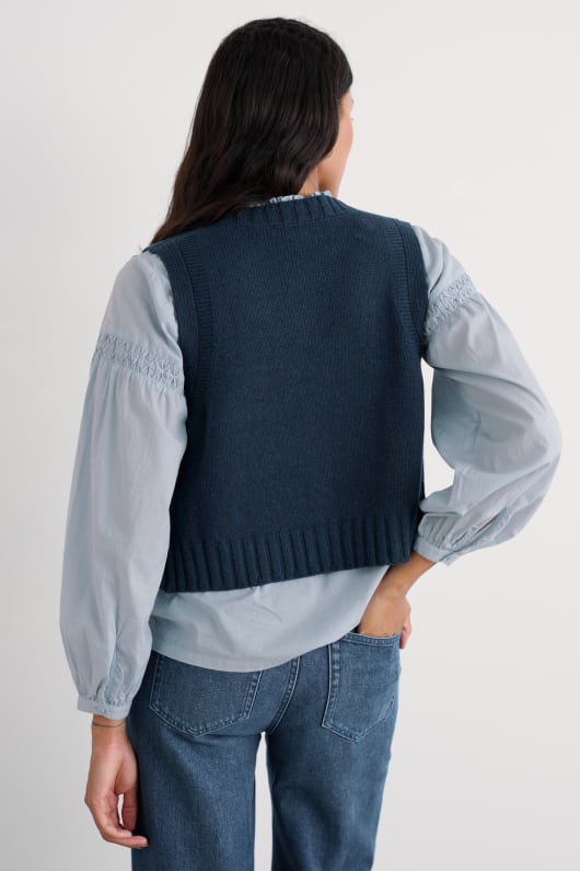 derwenn button down vest