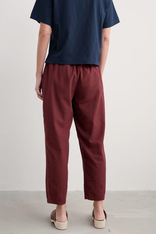 vow cave tapered trousers in gots-certified organic cotton