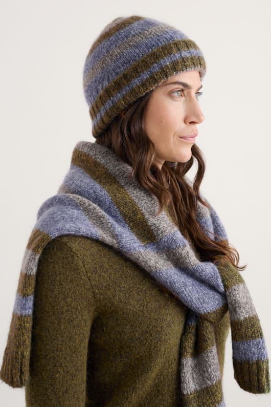 thrift bloom knitted hat