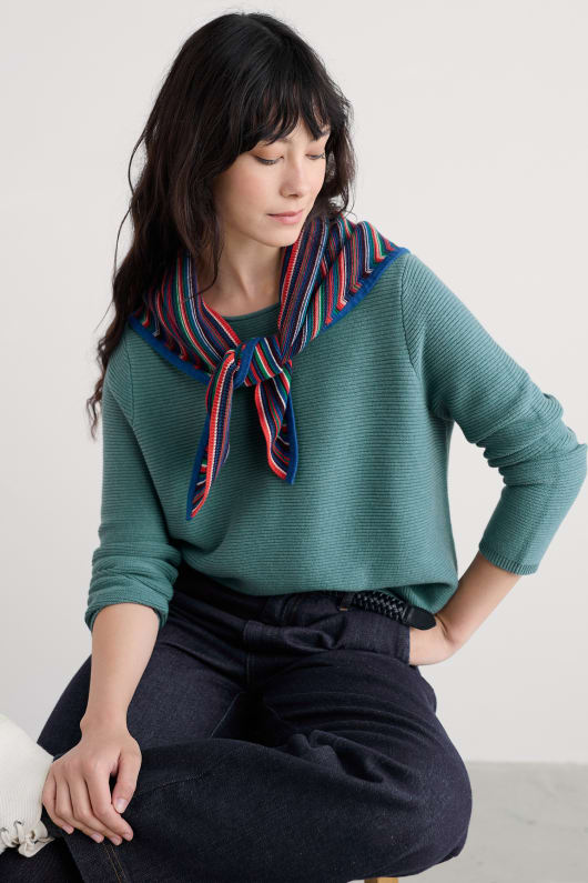 makers knitted triangle scarf