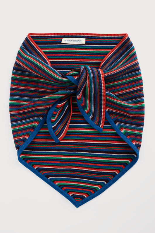 makers knitted triangle scarf