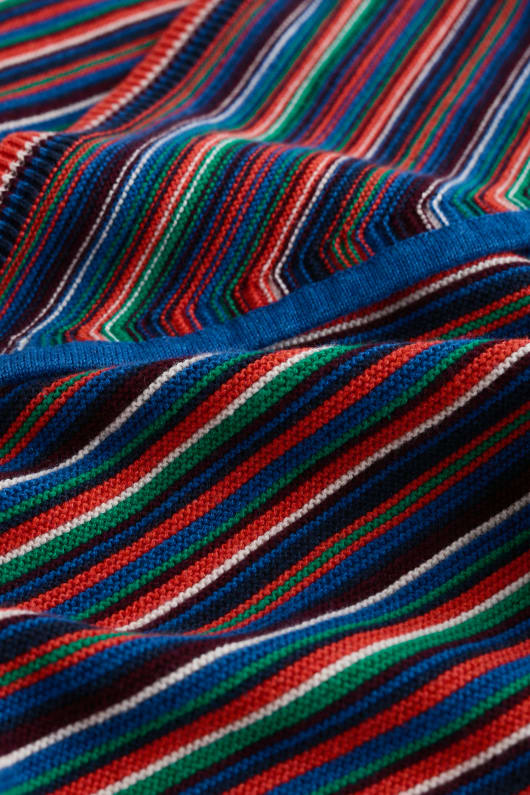 makers knitted triangle scarf